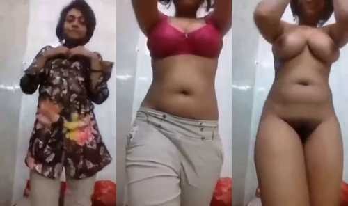 Watch Horny Collage Girl Showing Her Cute Boobs
